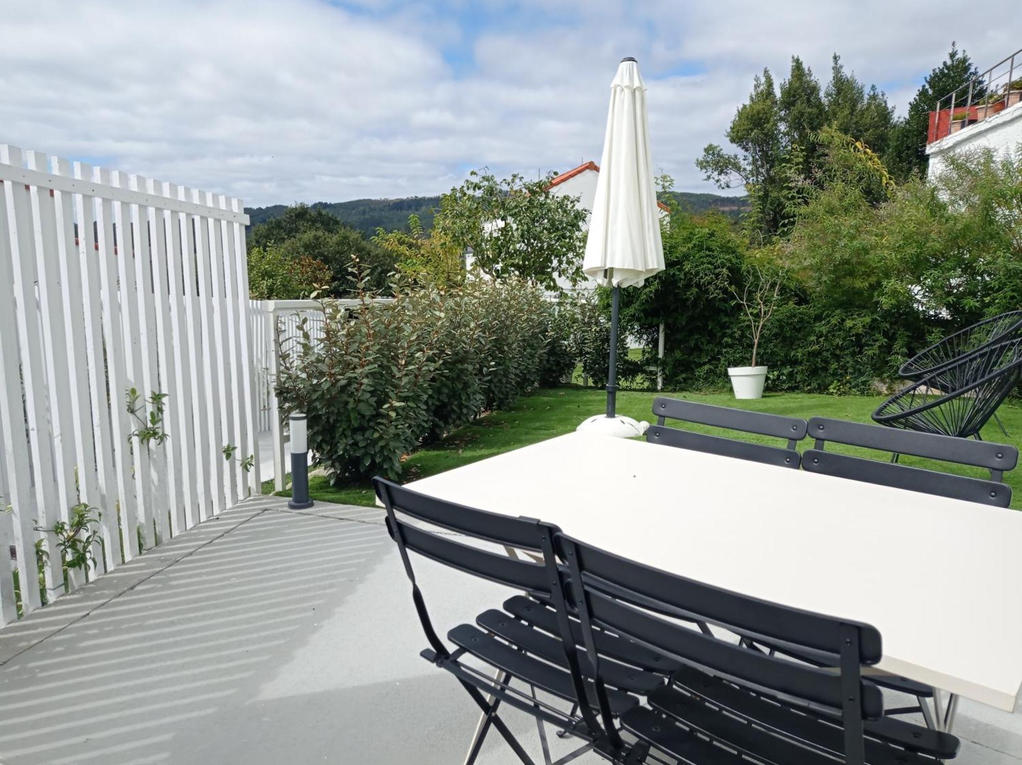Casas Turisticas Lar Jardin - Parking Privado Сантьяго-де-Компостела Экстерьер фото